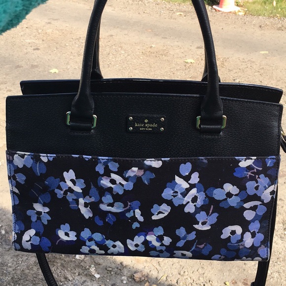 kate spade Handbags - 🎉HP🎉KATE SPADE SATCHEL